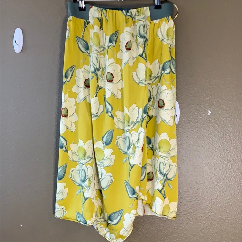 Yellow floral skirt size M front slit